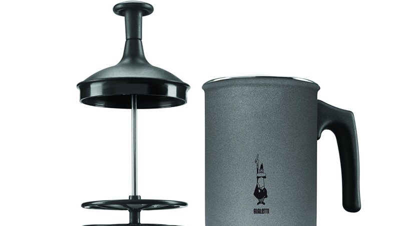 How to use bialetti milk frother